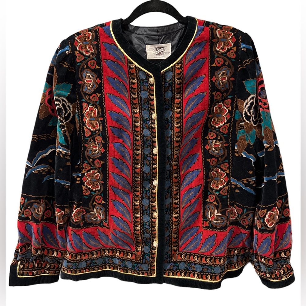 Vintage Saxton Hall Formal Ladies Jacket Beautiful Gold Button Details